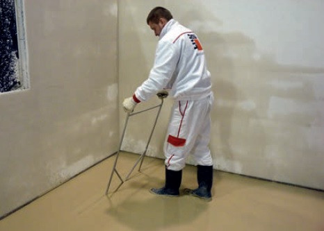 Lité samonivelační potěry