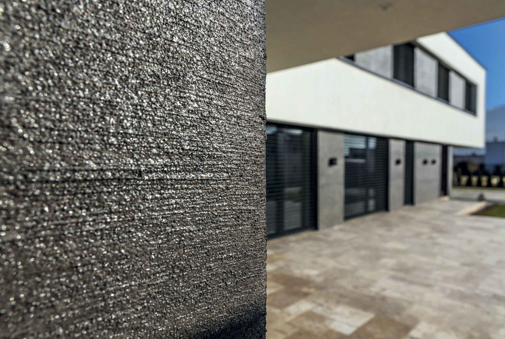 Elegantní fasádní metalické nátěry